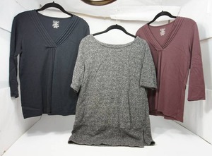 lot 43 image: Three Womens  L. L. BeanDuluth Trading Company Size Small Regular, 34 and Short-Sleeve CottonKnit Tops
