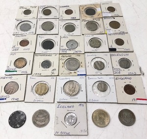 lot 105 image: Lot of Assorted Vintage & Antique Coins #1