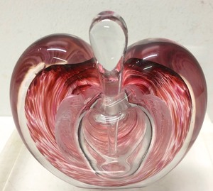 lot 110 image: Hand Blown Art Glass Heart or Apple Perfume Bottle