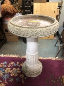 lot 143 image: Heavy Vintage Solid Cement Birdbath wStand