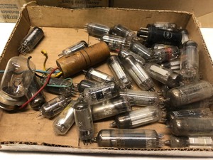 lot 156 image: Lot of Assorted Vacuum Radio Tubes