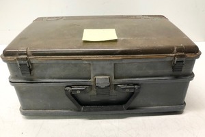 lot 217 image: Very Nice Tackle Box FULL of Crank Bait Lures