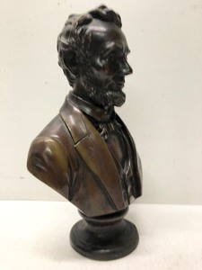 lot 258 image: Large Vintage Alexander baker Company Bronzed Plaster Bust of Abraham Lincoln