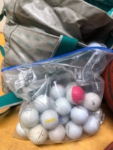 lot 293 image: Large Group of Good Basketballs Footballs & Golf Balls