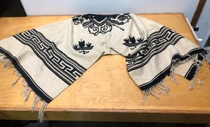lot 306 image: Vintage Southwestern Wool Poncho 