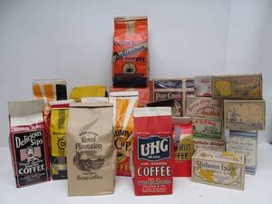lot 58 image: Great Lot of Old 1930s era General Store Advertising - Popcorn & Coffee Bags - Butter Boxes