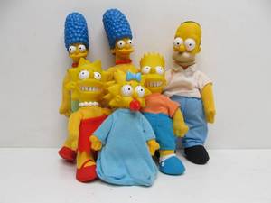 lot 64 image: Vintage 1990 THE SIMPSONS Family Doll Set