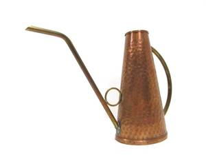 lot 65 image: Excellent Mid Century 1950s era Italian Hand Hammered Copper Watering Can Pitcher