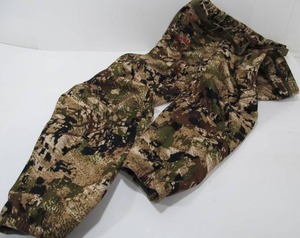 lot 80 image: Like-New or New Mens SITKA Outdoor Camo Pants - Size L