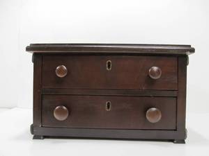 lot 83 image: Excellent Restored Vintage Dovetailed 2-Drawer Dresser Cabinet Box