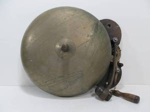 lot 91 image: Awesome LARGE Antique Iron & Brass Boxing Ring Bell