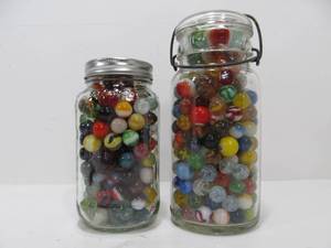 lot 99 image: Very Nice Estate Lot of Old Vintage Marbles