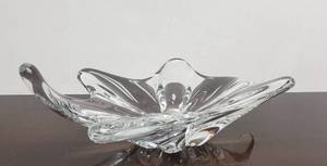 lot 350 image: Baccarat France Crystal Abstract Starburst Decorative Art Accent Dish 11