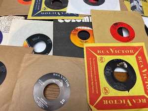 lot 354 image: Estate Lot of Vintage 45 Records