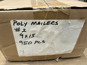 lot 11 image: New - Quantity 950 9x15 Poly Mailers - Mailing Envelopes