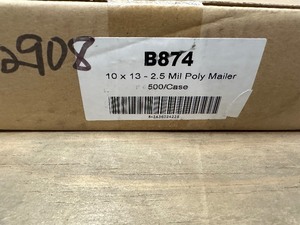 lot 12 image: New 500 2.5 MiL 10x13 Poly Mailers - Mailing Envelopes