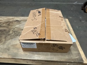 lot 15 image: New Uline Quantity 500 3 Mil 12x15.5   2 Lip Poly Mailers - Mailing Envelopes