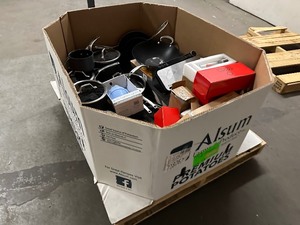 lot 25 image: Wholesale Pallet - Pans  Cookware Henkels, Calphalon Signature, Granitestone Diamond Pro, Nordic Ware & Cooks Companion - Customer Returns - Customer Returns