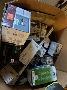 lot 23 image: Wholesale Pallet - Electric  Lighting  Light Fixtures  other Household Items - Customer Returns - Untested