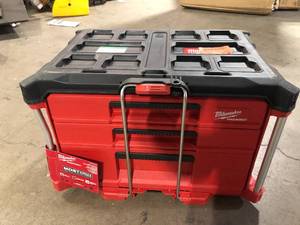 lot 14 image: Milwaukee PACKOUT 22 in. Modular 3-Drawer Tool Box with Metal Reinforced Corners Customer Returns See Pictures