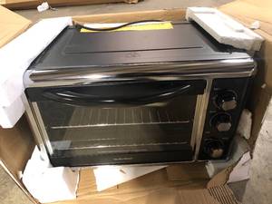 lot 28 image: Hamilton Beach 1500-Watt 12-Slice Black Countertop Oven with Convection and Rotisserie  Customer Returns See Pictures