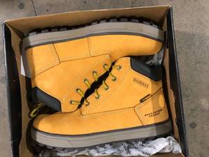 DEWALT Mens Helix WP Waterproof 6 in. Work Boots - Steel Toe - Wheat Size 10(M) Costumer Returns See Pictures