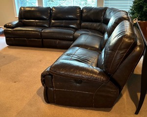 lot 10 image: Bold Brown Leather Sectional