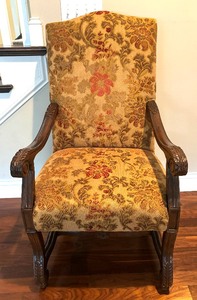 lot 18 image: Charming Vintage Chair