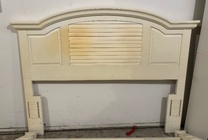 lot 36A image: White Queen Headboard