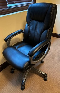 lot 47 image: Office Chair