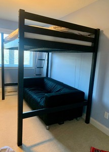 lot 21 image: Sleek Loft Bed