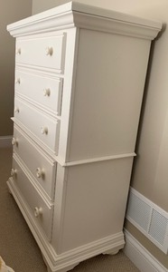 lot 12 image: White Chest of Drawers by Broyhill