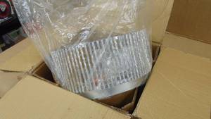 lot 28 image: New 12 Light