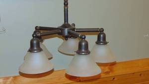 lot 29 image: 5 Lamp Brass Chandelier with Globes