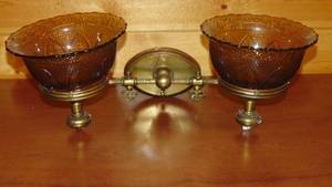 lot 38 image: 2 Lamp Brass Scone Light