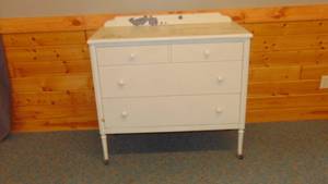 lot 44 image: 1930s Steel 4 Drawer Dresser - 40W x 19D x 39H