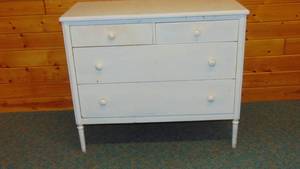 lot 46 image: 1930s Steel 4 Drawer Dresser - 40W x 19D x 36H
