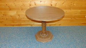 lot 95 image: 30 Round Table - 30W x 26H