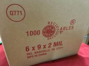 Box of 1000 count Reclosable Plastic Bags with Specimen on the side
