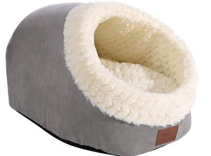 lot 370 image: Miss Meow Cat Bed for Indoor Cats