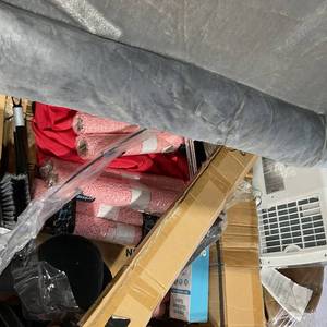 lot 601 image: Wholesale Pallet of Assorted Miscellaneous Items