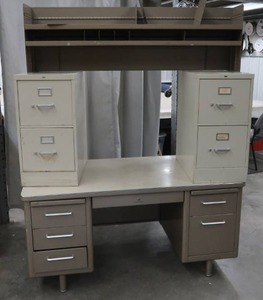 lot 6 image: STEELCASE DESK WITH FILING CABINETS