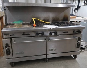 lot 2 image: AMERICAN RANGE 8 BURNER STOVE