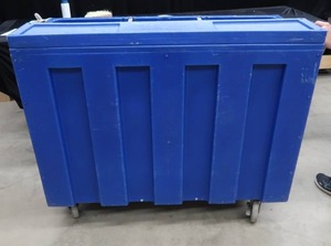 lot 43 image: PORTABLE BAR
