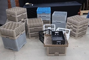 lot 45 image: COMMERCIAL GLASS STORAGE AND WASHING RACK