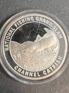 1 TROY OZ .999 FINE SILVER NORTH AMERICAN FISHING CLUB ROUND IN AIRTITE