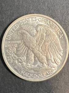 1937 US WALKING LIBERTY HALF DOLLAR