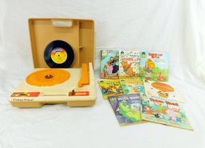 Working Vintage 1978 Fisher Price Record Player Turntable 33.345 RPM No 825 with 8 Read Along Book and Record and 1977 Peter Pan Record