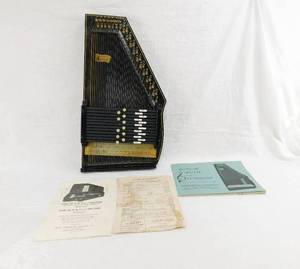 Vintage 1963 Autoharp by Oscar Schmidt International