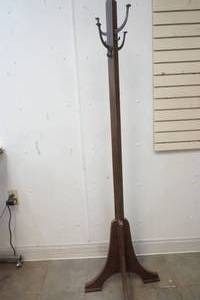lot 23 image: Coat rack